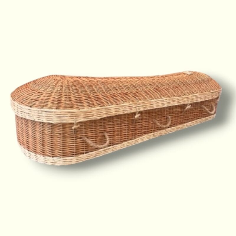 Klassieke uitvaartmand – Tweekleurige wilgentenen met bol deksel Kleine maat – biologisch afbreekbaar