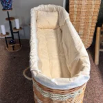 Milieuvriendelijke en stijlvolle uitvaartmand met rustgevende, natuurlijke materialen en zachte vormen