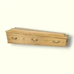 Massief eikenhouten uitvaartkist met kroondeksel en keuze uit messing of houten handgrepen